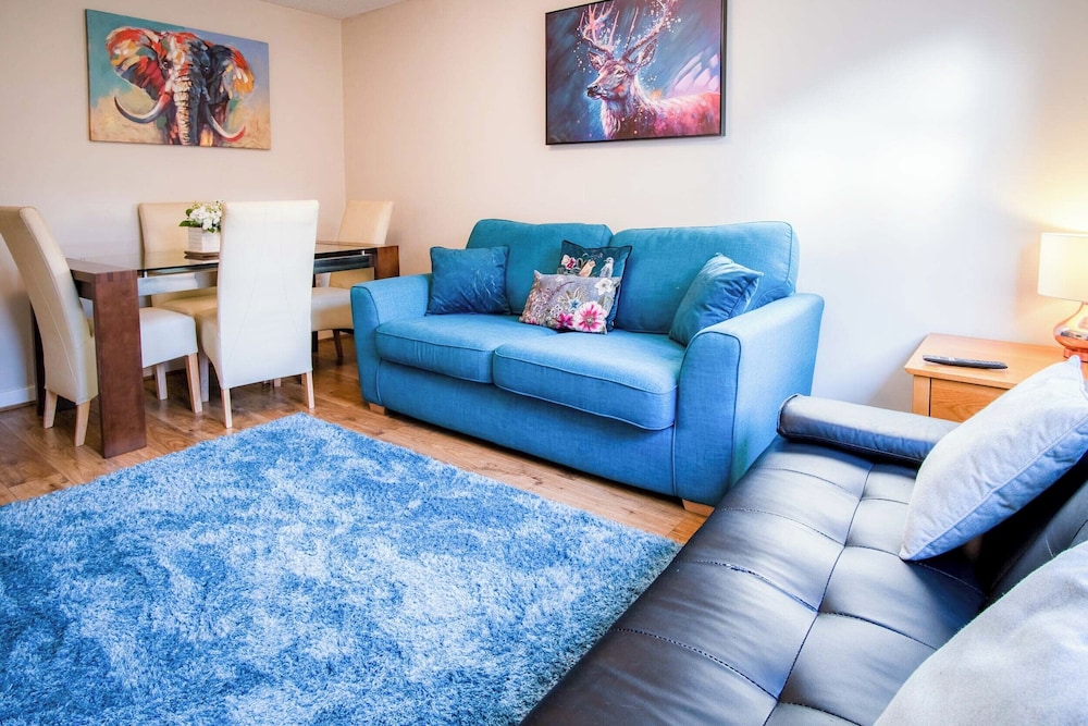 Gellionen - 2 Bedroom House - Clydach