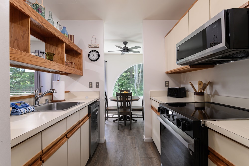 Glades 14 1 Bedroom Condo