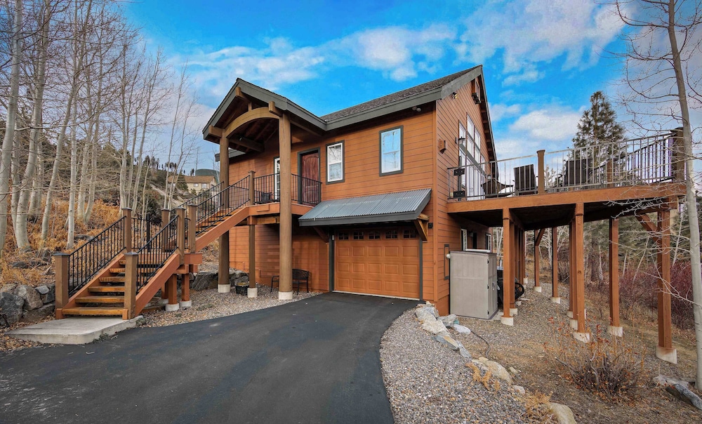 Lookout Point Retreat for 6