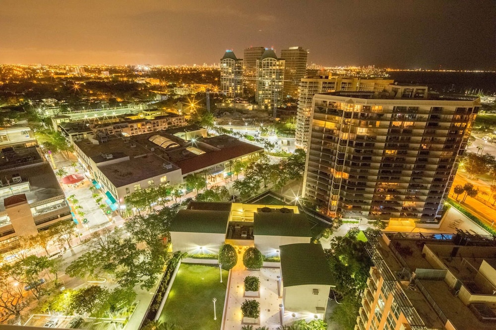 Ocean, Marina & City View Studio + Balcony #2