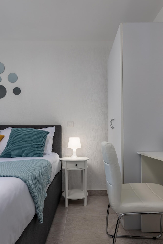 Family-friendly Apartment Near the Coast