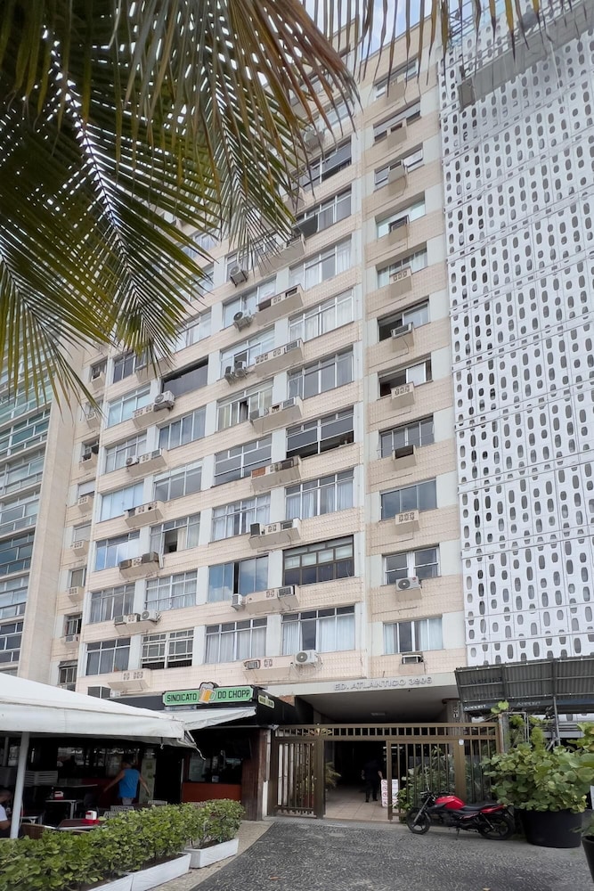 Flat in Copacabana 2 Minutes From the Beach