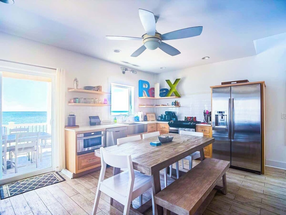 4-bedroom Luxury Private Beach Getaway