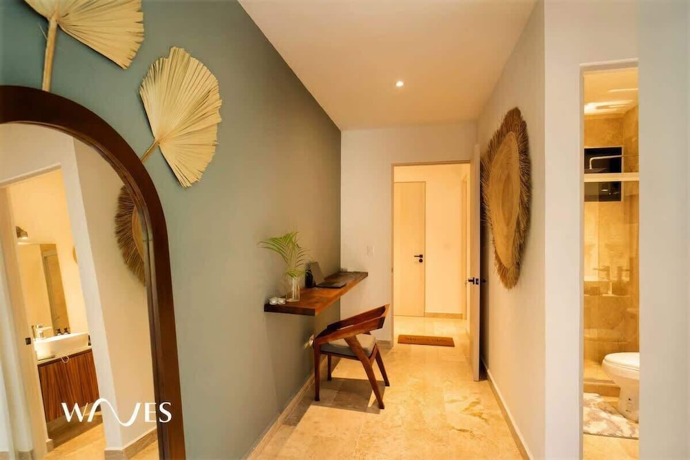 Prime Location 2 BR Apartment With Natural Ligthed & LX Amenities by Waves Management