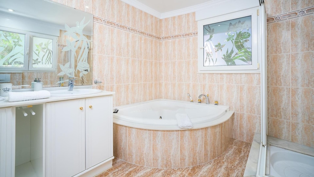 3-bed Villa Las Rotas