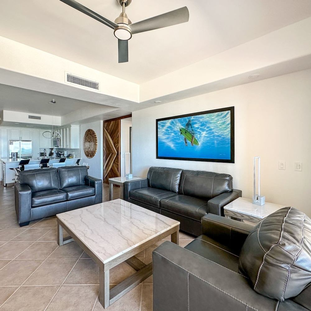 Luxury Ocean View Condo w Huge Deck