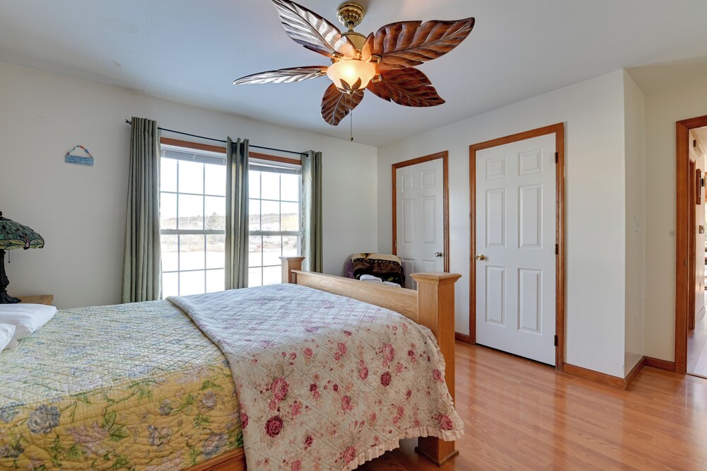 Steps From Lake George! 8-acre Home w/ Dock Access
