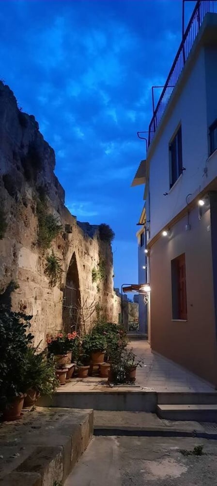 Veneris Residence 2-bedroom Apartment in Chania view 5