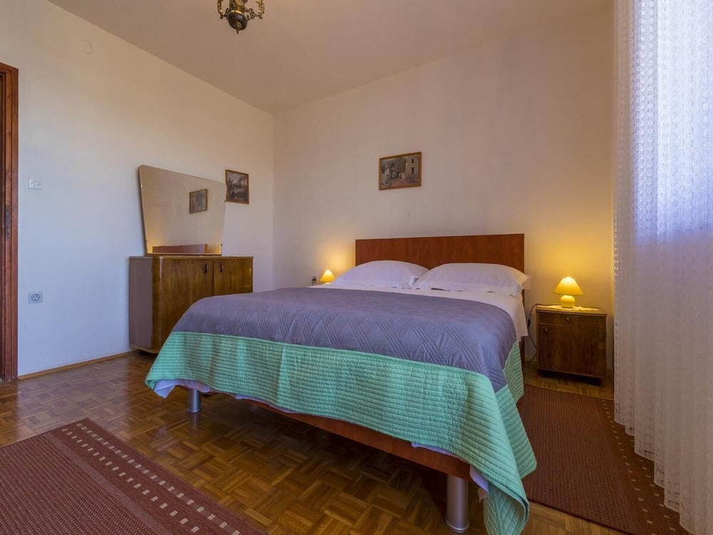 Apartments Nevi view 4