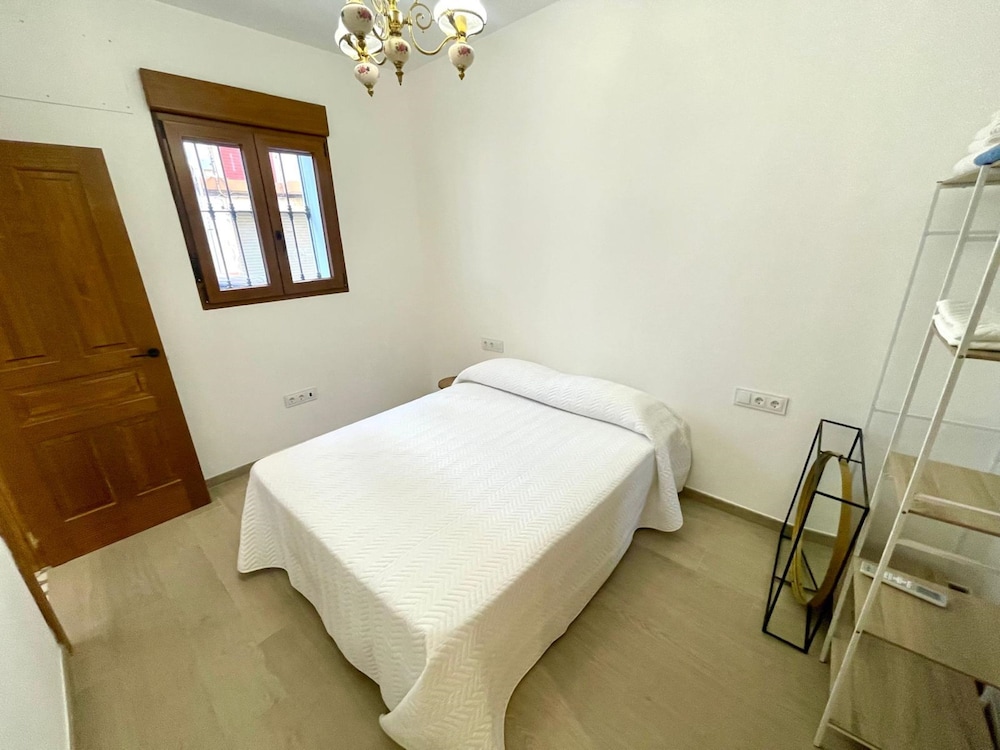 Los Angeles With 3 Bedrooms and 3 Bathrooms