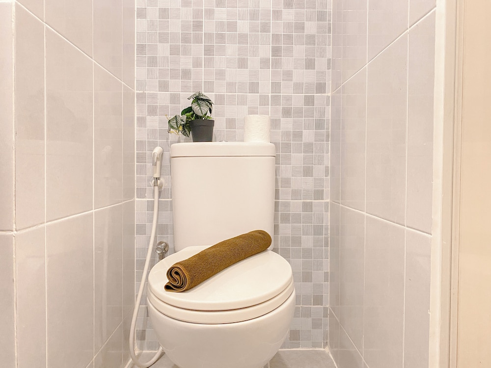 Wooden Style Studio At Apartment Tokyo Riverside Pik 2