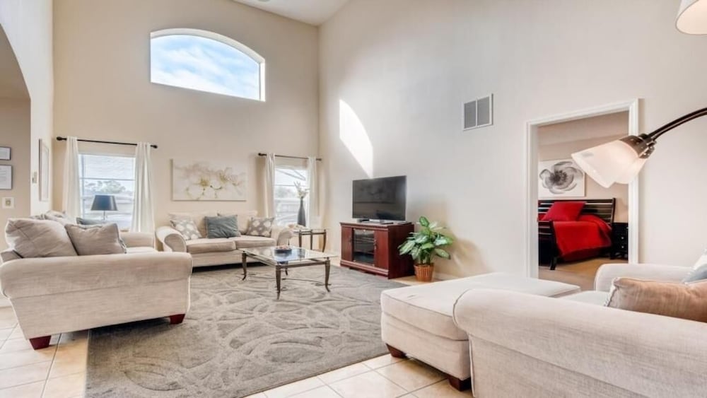 Emerald Magic - 5 Br W/ Private Pool -near Disney 5 Bedroom Villa