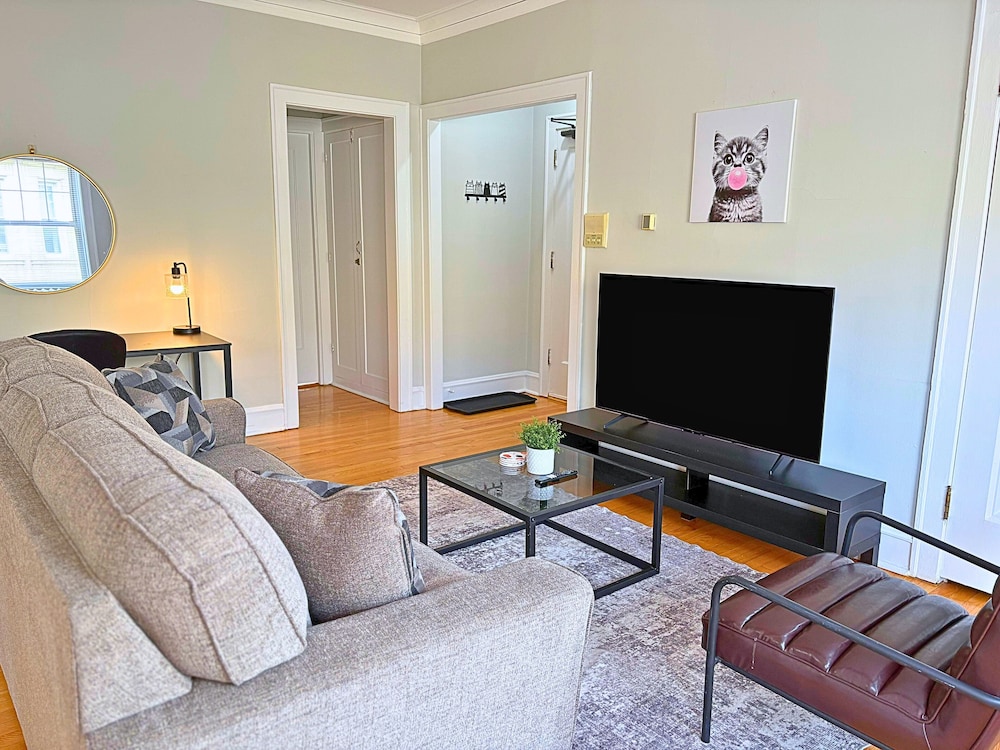 Charming 1BR in Evanston - Hinman B3