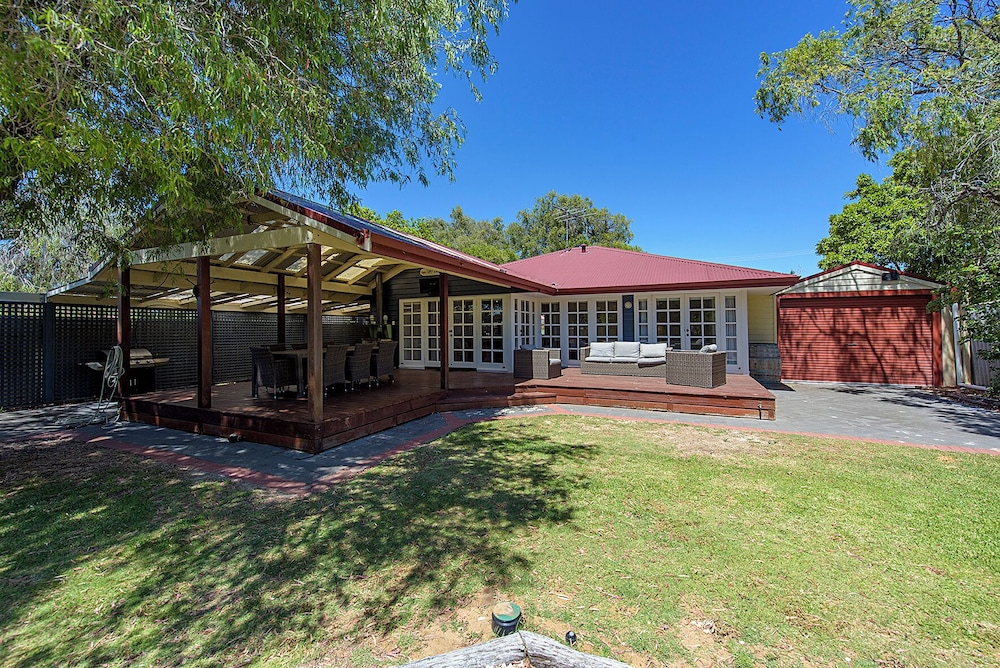 Willmott Beach House