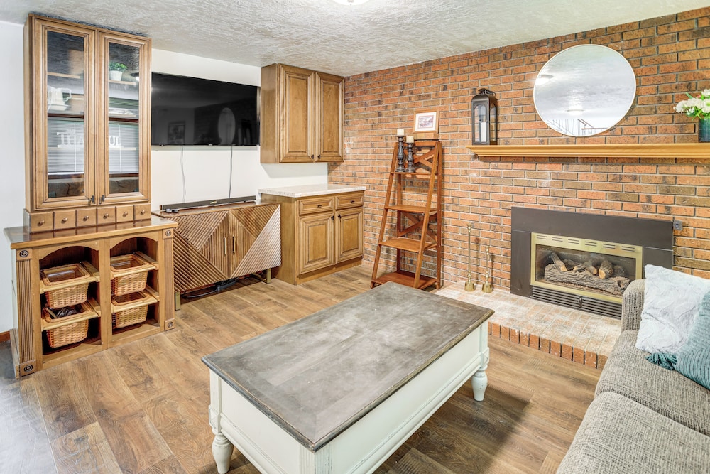 Spacious Rock Springs Stay Near Shops & Dining!