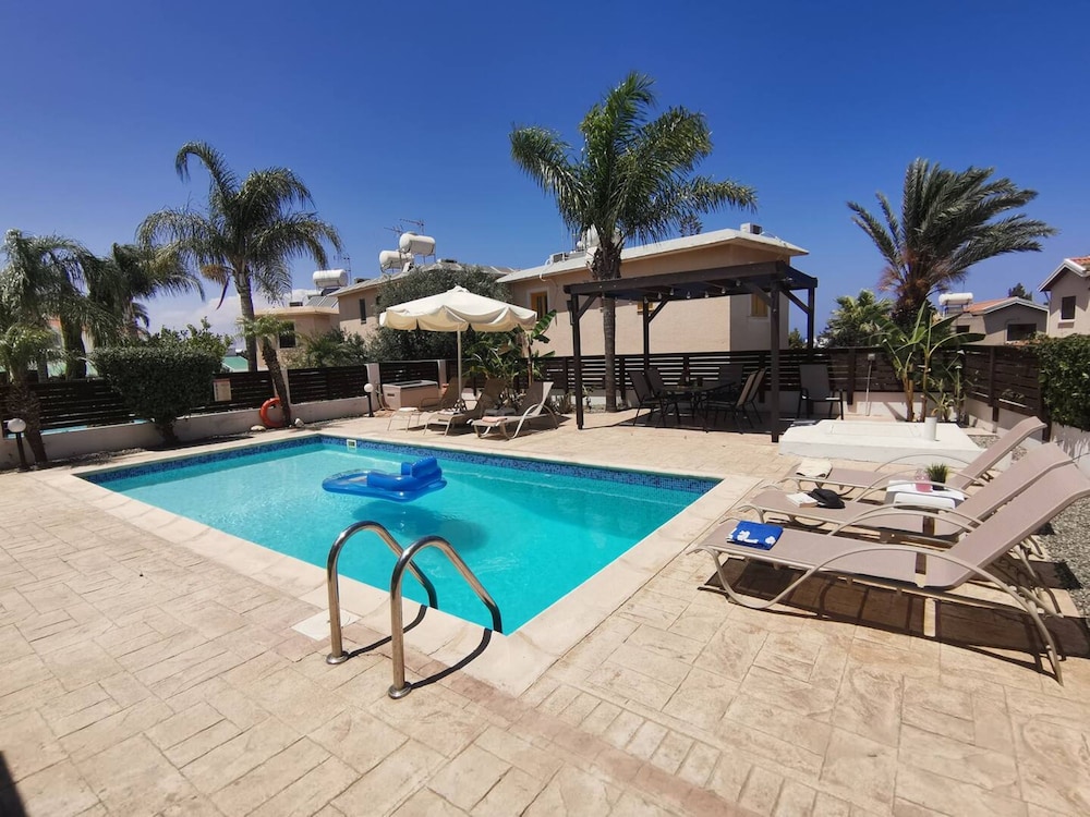 Eliana Villa in Protaras