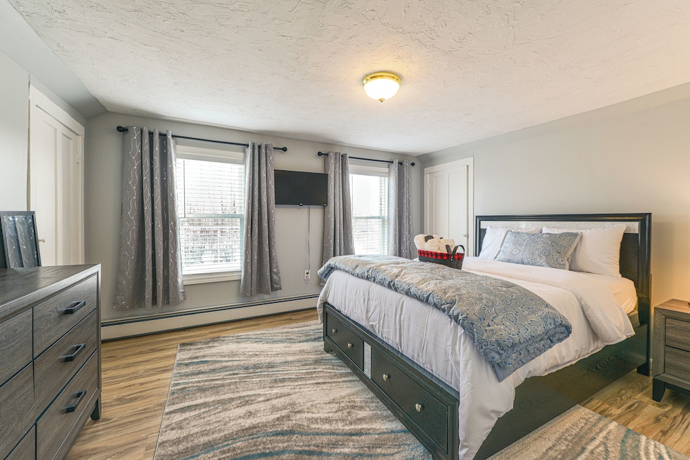 Home Near Skiing & Downtown Worcester