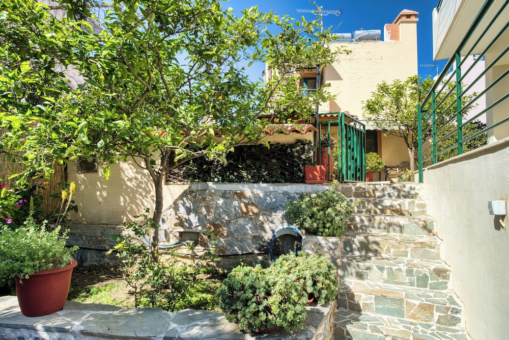 Marilizas Spacious Maisonette