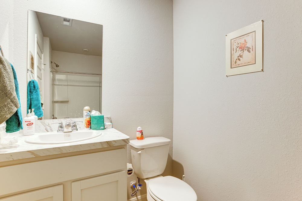 Near Hiking & Fishing: Airy Retreat in Cleveland!