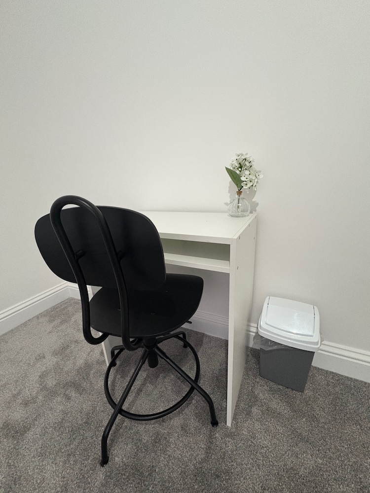 Central Chelmsford 2-bed Apt, 5 Mins to Station
