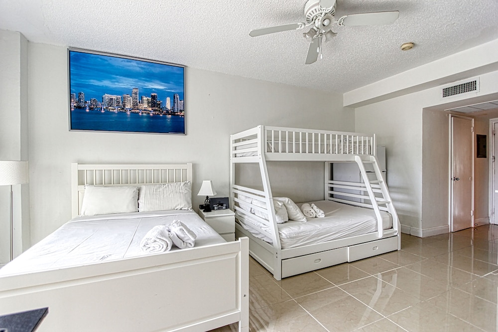 Private Apartments at the Casablanca