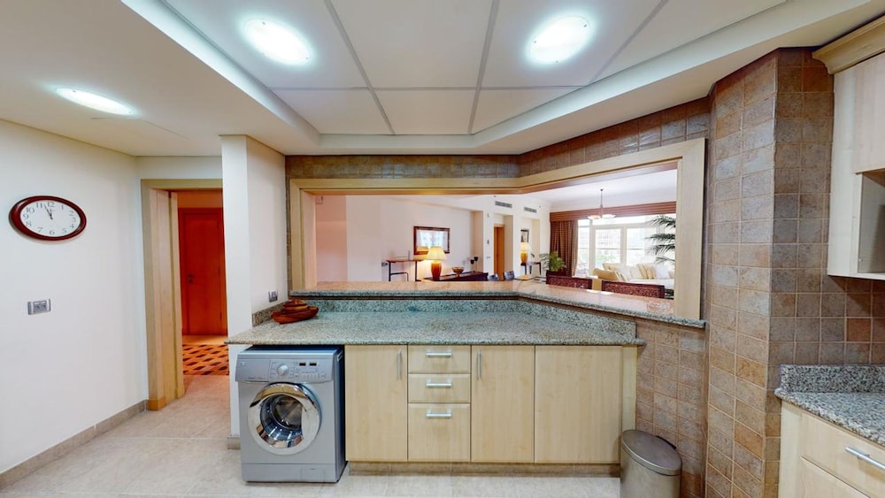 DVH Dabas Palm Shores Elegant Four Beds