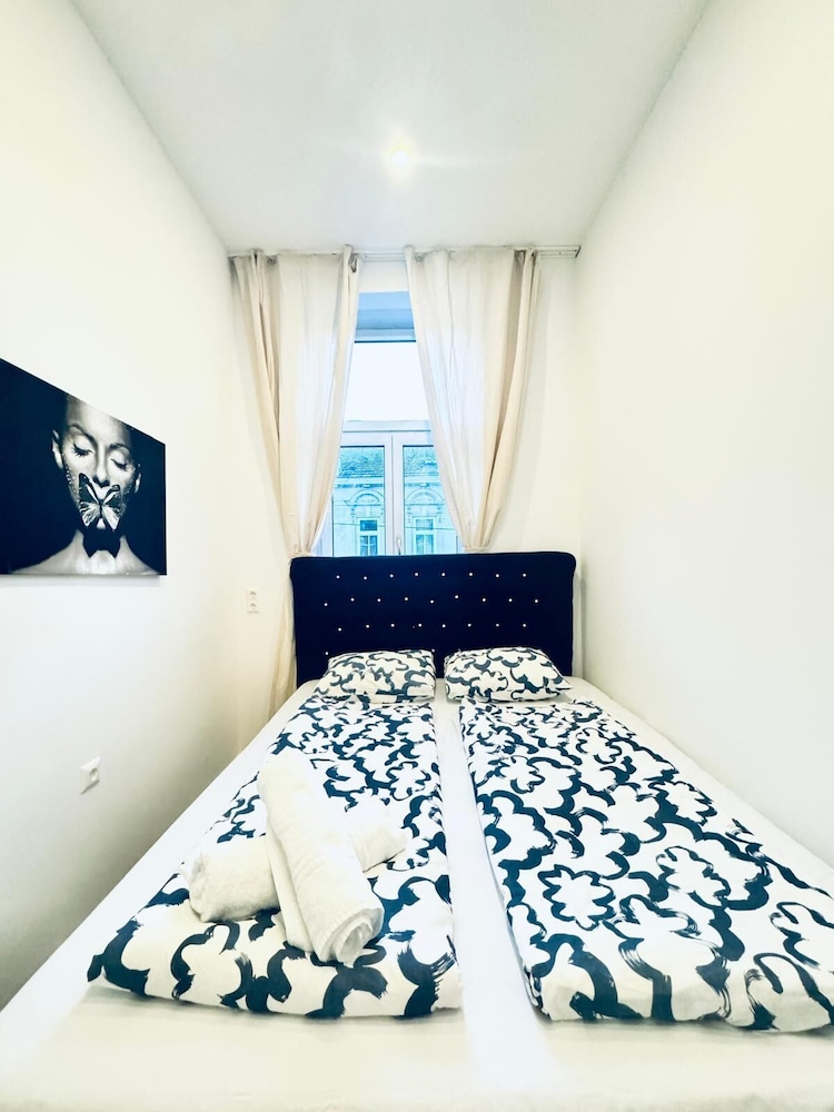 Comfortable 3BR Stay Kaufpark Area