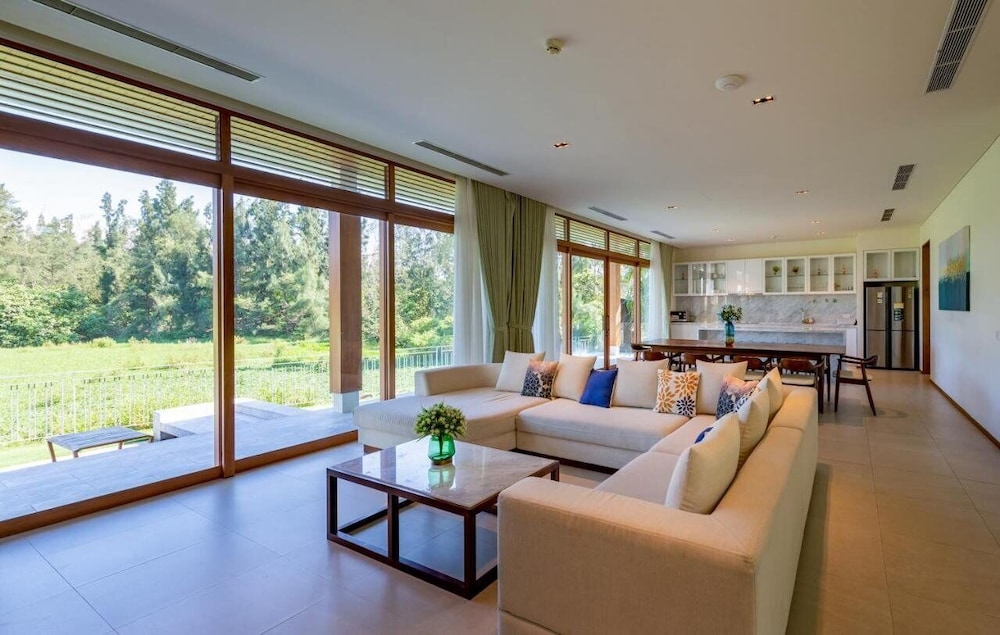 Ocean Villas Beach Resort