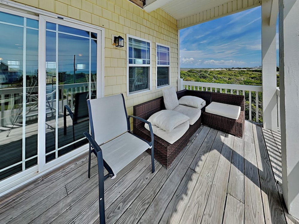 Lovin' Lowe Tide by Topsail Realty