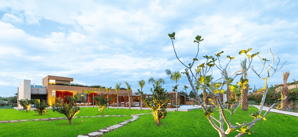 Villa Almaz Marrakech – Palais Exclusif avec Piscine, Spa et Sauna