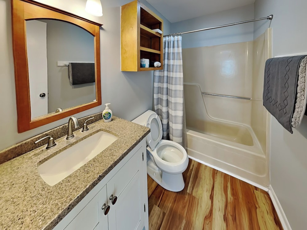 Hicks by Topsail Realty
