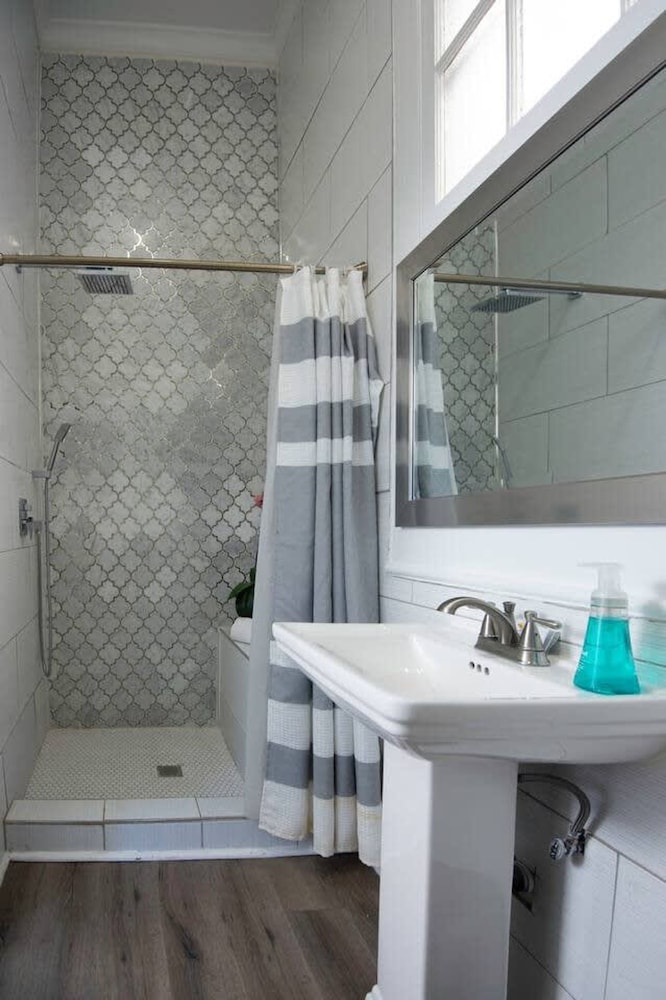 8br-best Location Heated Pool Jacuzzi Spa Gym