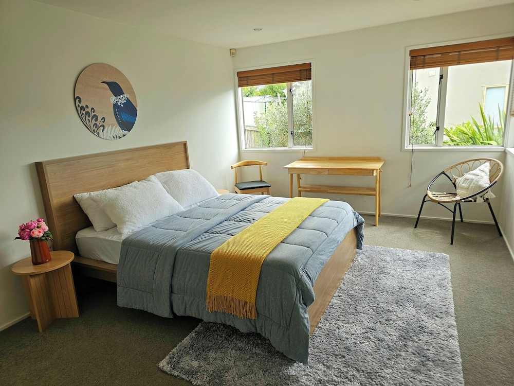 LILYPAD 4-bedroom Urban Retreat Auckland