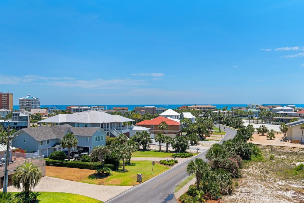 Dolphin Point #602a