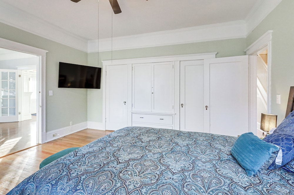 1 Mi to Dtwn: Pet-friendly Macon Home w/ Yard