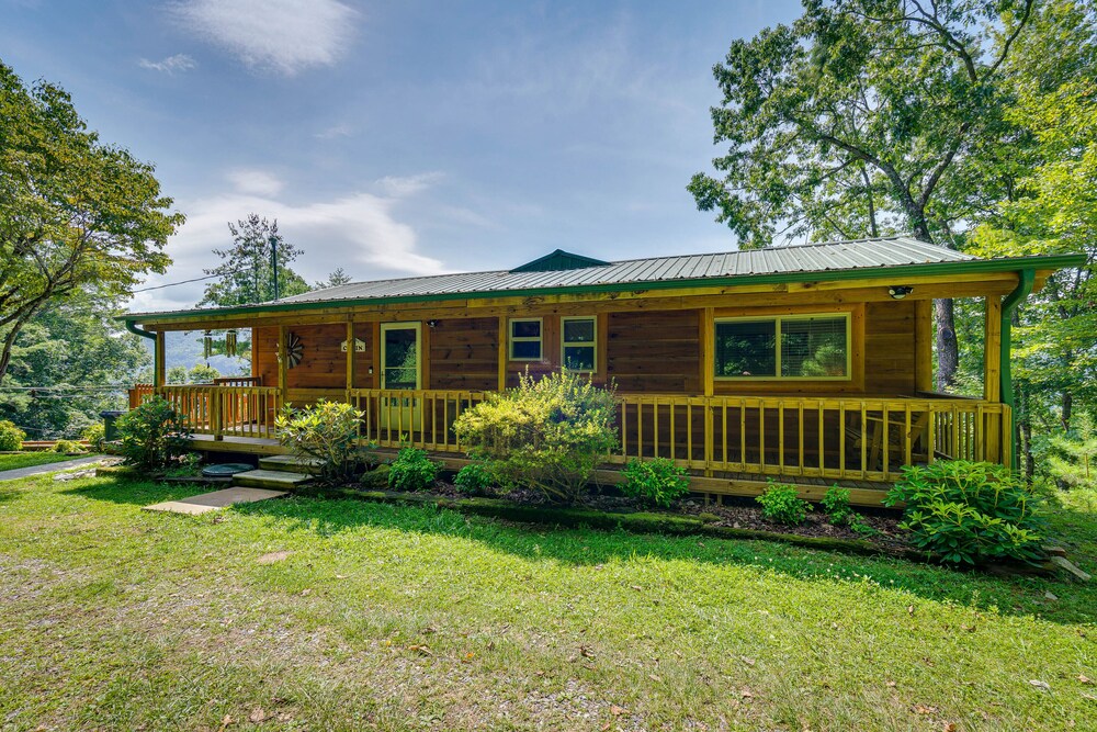 'skyview Retreat' Cabin w/ Mountain Views! view 4