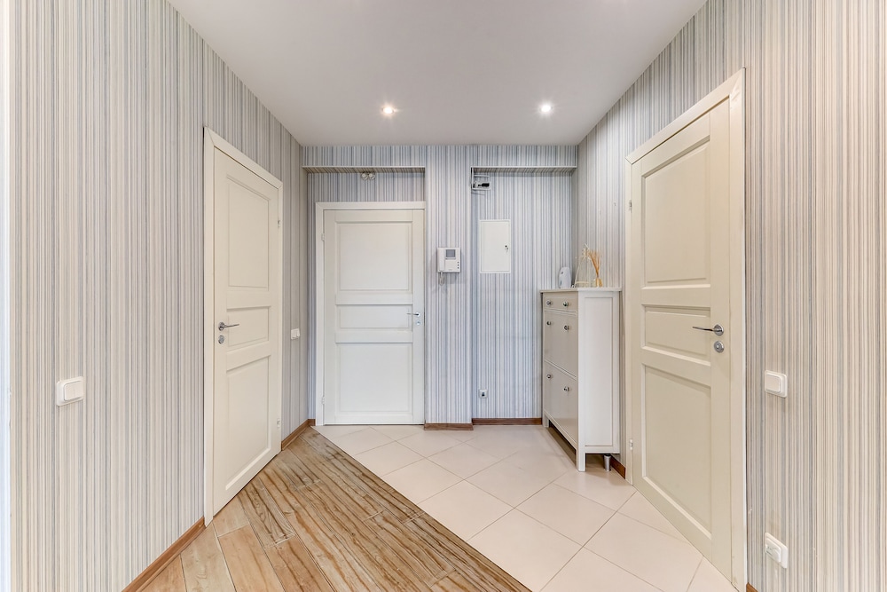 Stylish apartment with panoramic view view 4
