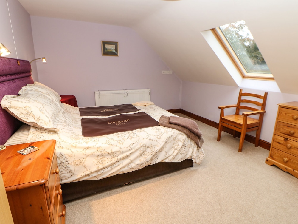 Holly Lodge