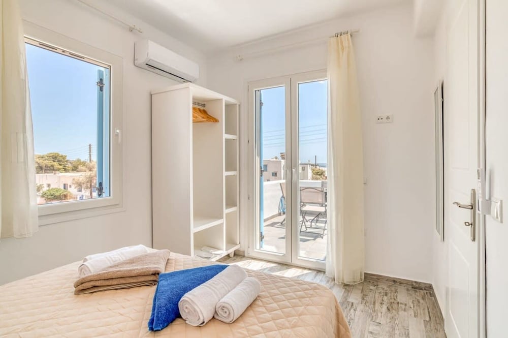 Venus s Seaside Bliss - Paros Dream Haven