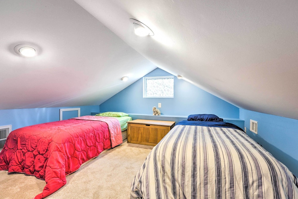 Milledgeville Vacations - Lakefront Retreat With Private Docks  Gazebo! - Property Image 2