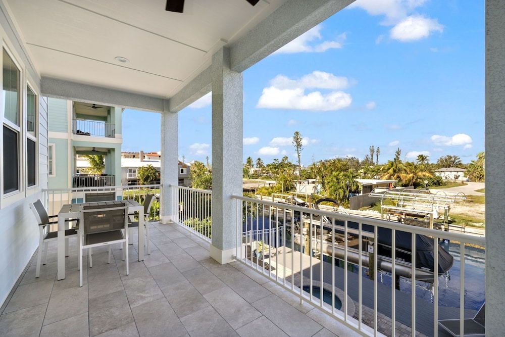 143 Catch And Relax: 5br Home W/ Pool & Spa! 5 Bedroom Home