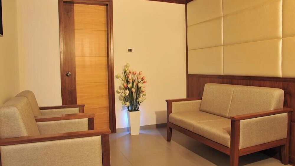 dhanalakshmi srinivasan hotels pvt ltd