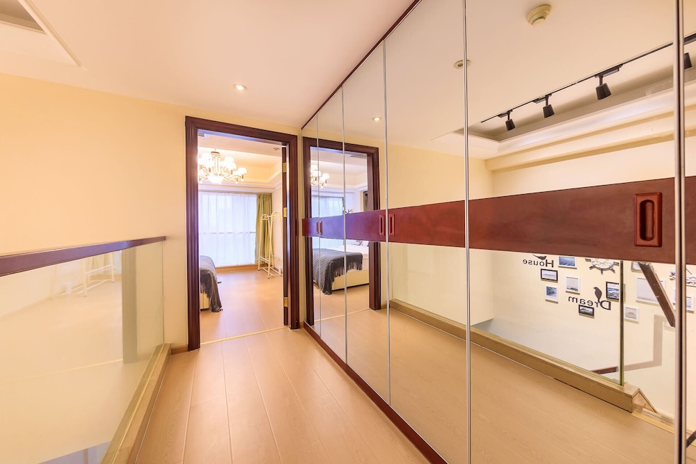 Beijing Sanlitun area duplex apartment