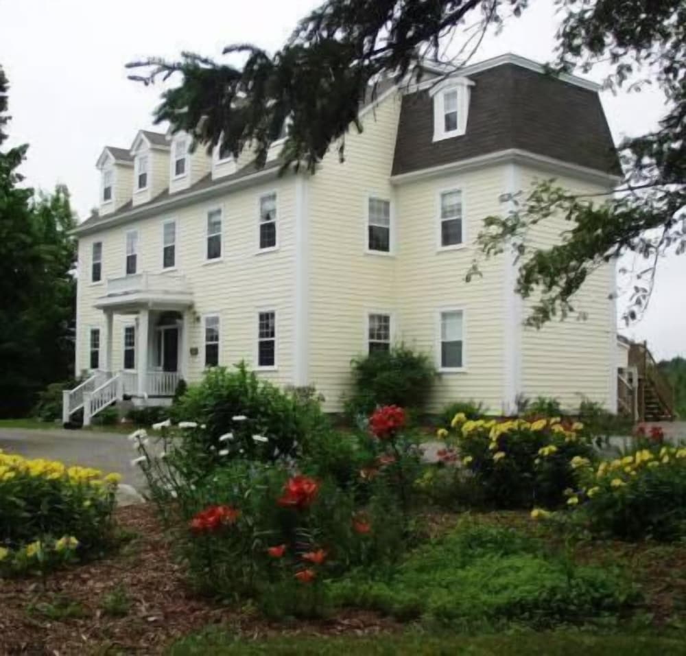 DesBarres Manor Inn