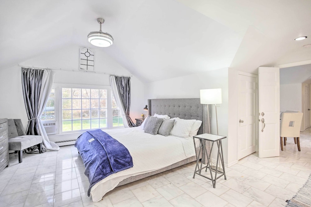 Easton Vacations - Elegant Connecticut Home: Fireplaces, Pet Friendly - Property Image 26