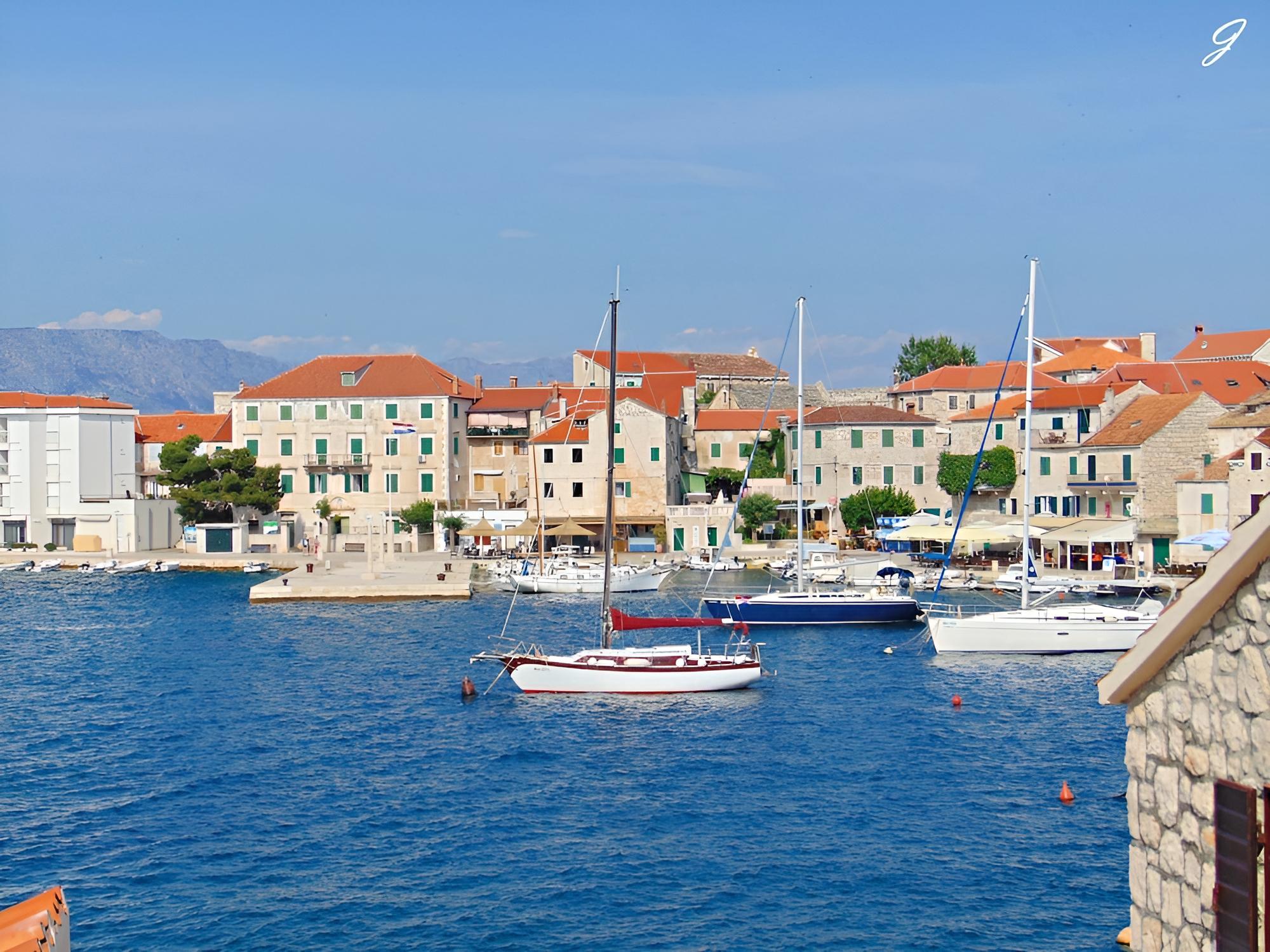 Vin - Excellent Location and Close to the sea - A view 5
