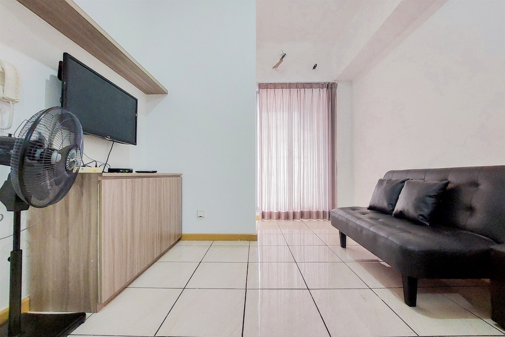 Comfort Living And Homey 2Br Apartment M-Town Residence