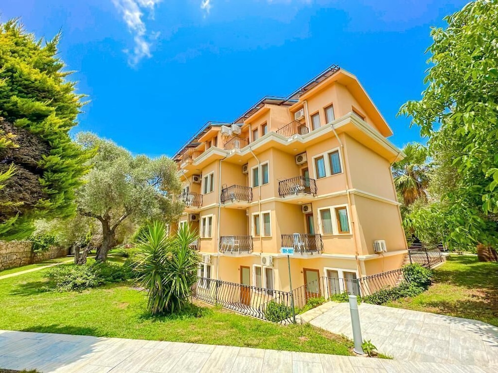 Mia Suites Hotel & Spa