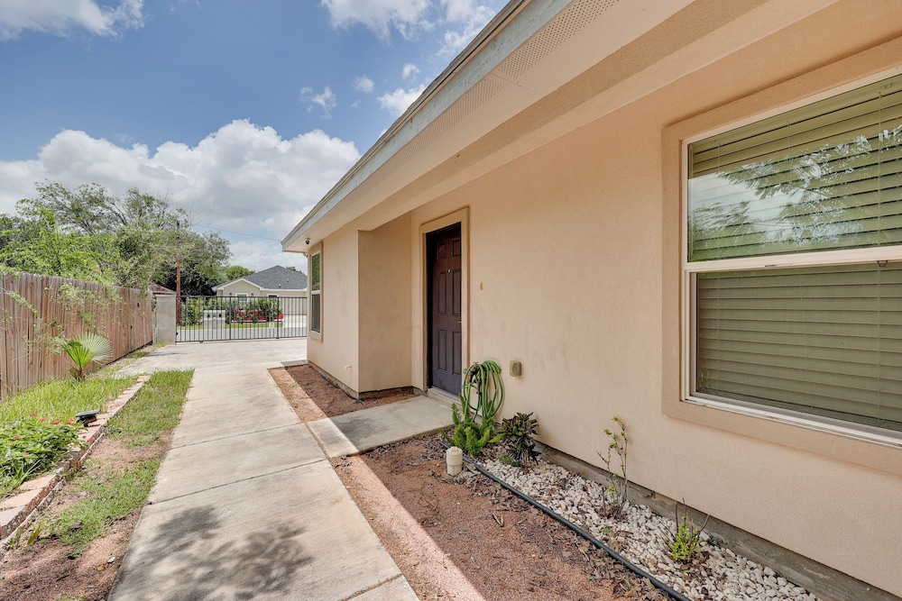 1 Mi to Airport: Mcallen Home w/ Patio!