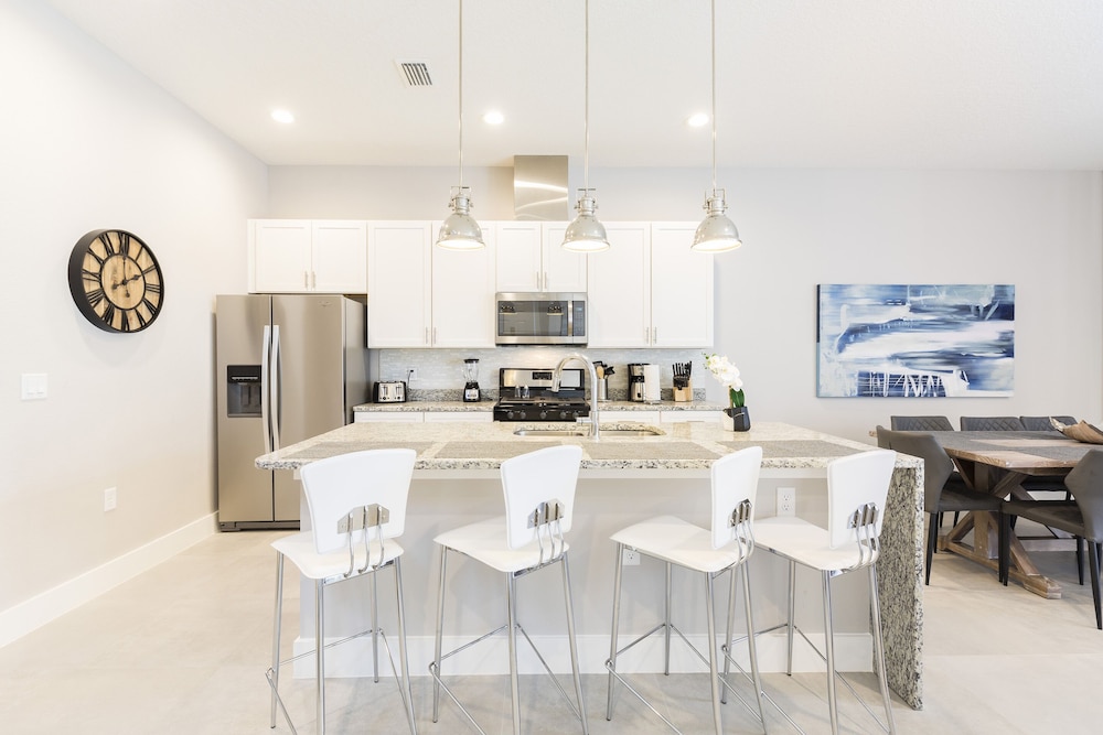 Summerville Vacation Homes by Columbia Management